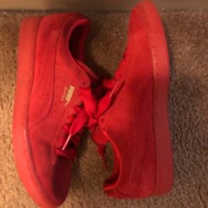 Red Pumas